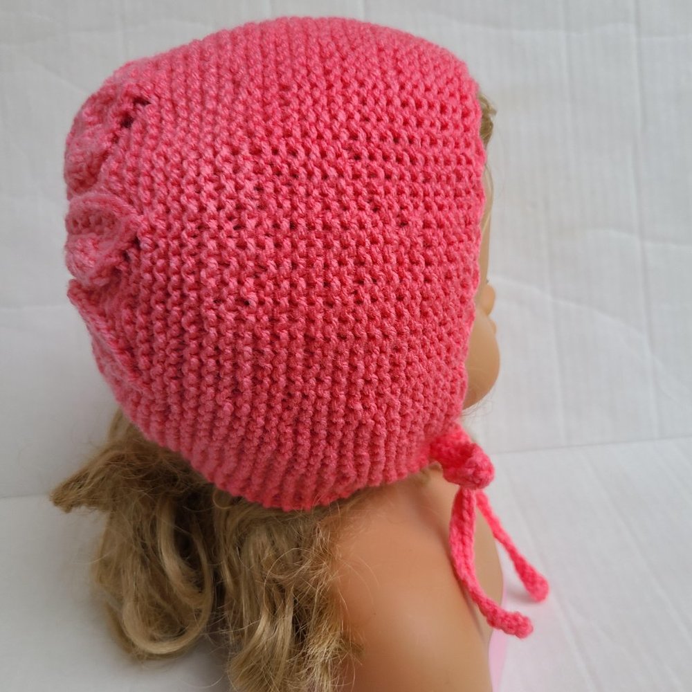 Knitted bonnet for babies with leaf pattern and garter stitch Pink Size 5-8 Mnts